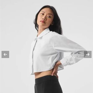 Alo Yoga Cropped “Take Me Out” button-up